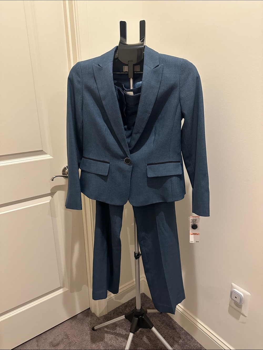 Le Suit Slate Blue Women's Tailored Blazer and Pants